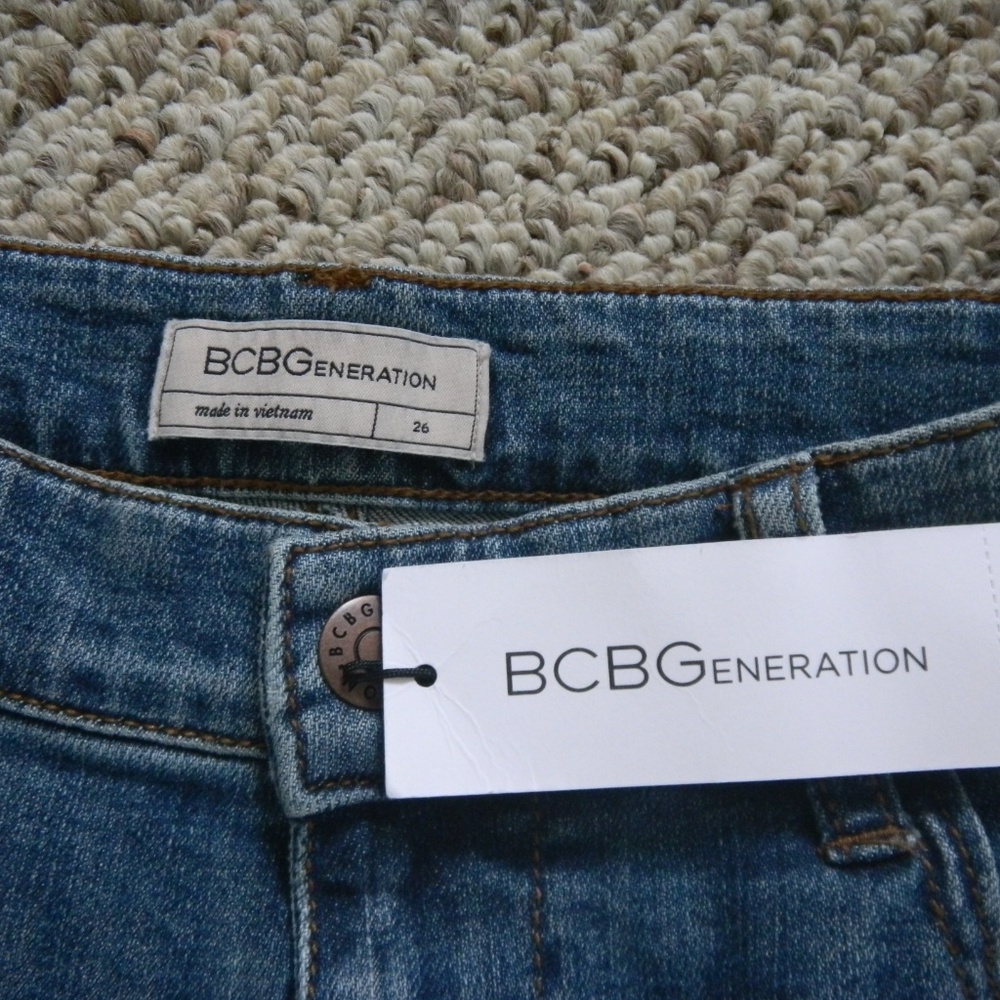 BCBGeneration Distressed Wash Jeans 26 - Picture 2 of 3